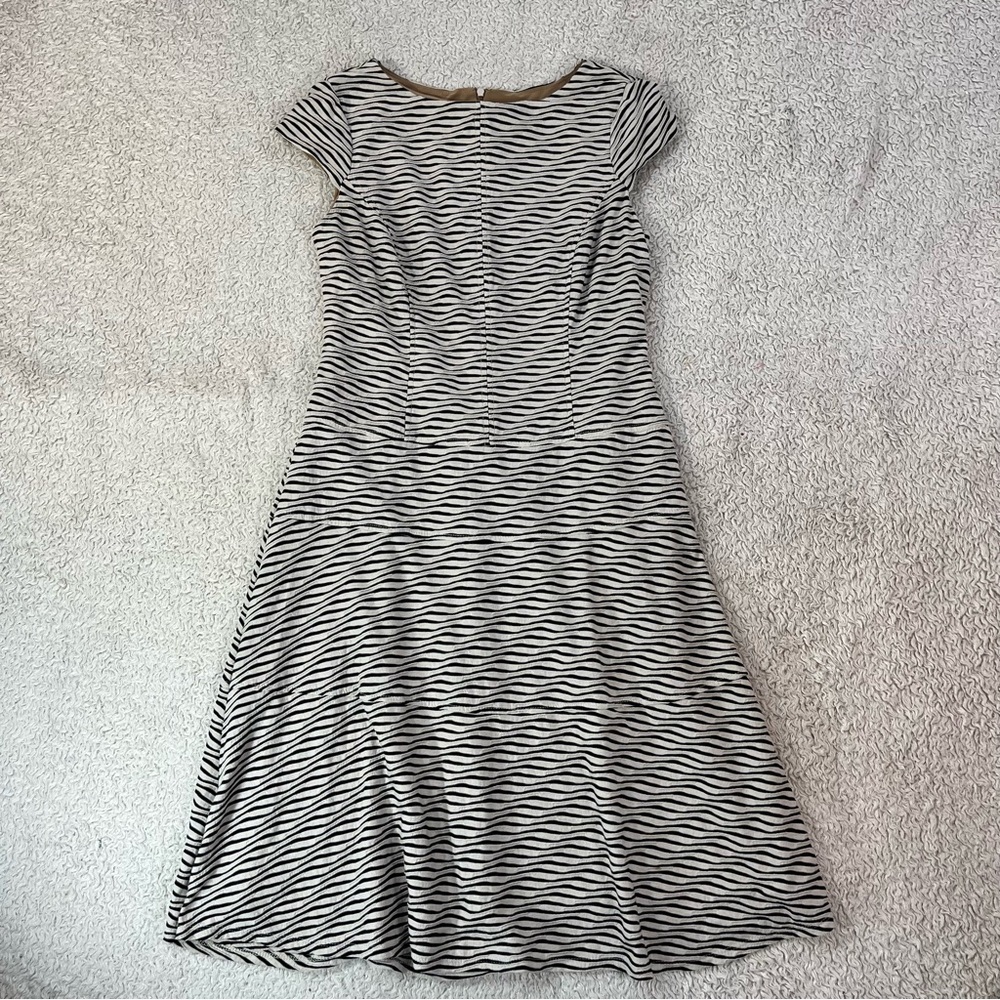Anne Klein Fit Flare Dress 3-D Diagonal Slimming Stripes Size 10 Cap Sleeves
